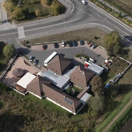 Penzion Almada Zvolen Bagian luar foto