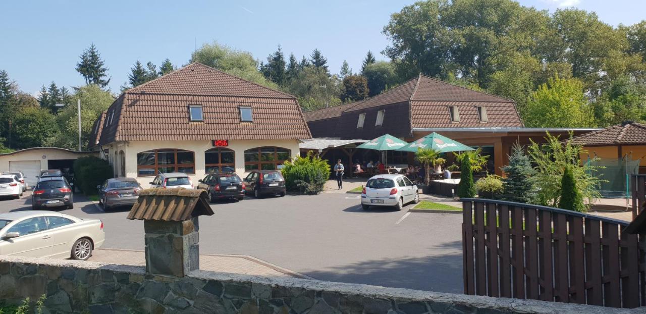 Penzion Almada Zvolen Bagian luar foto